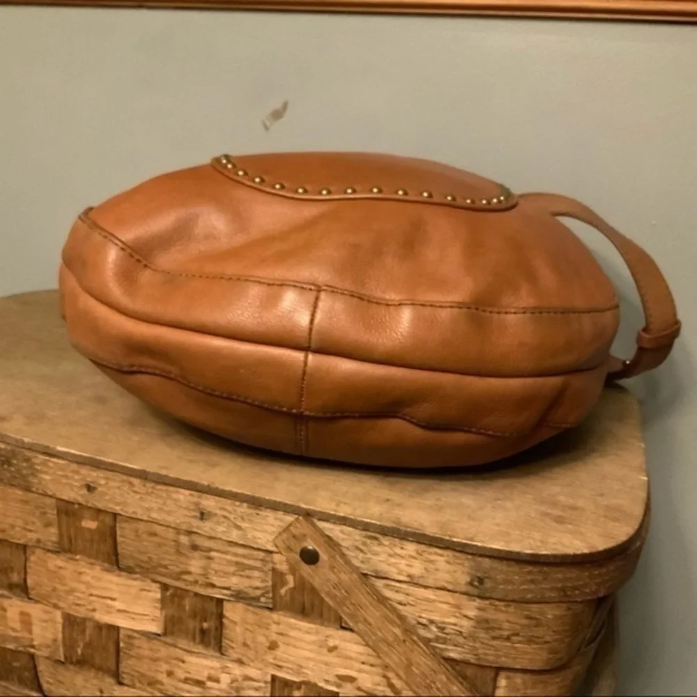 Happy and free leather shoulder purse